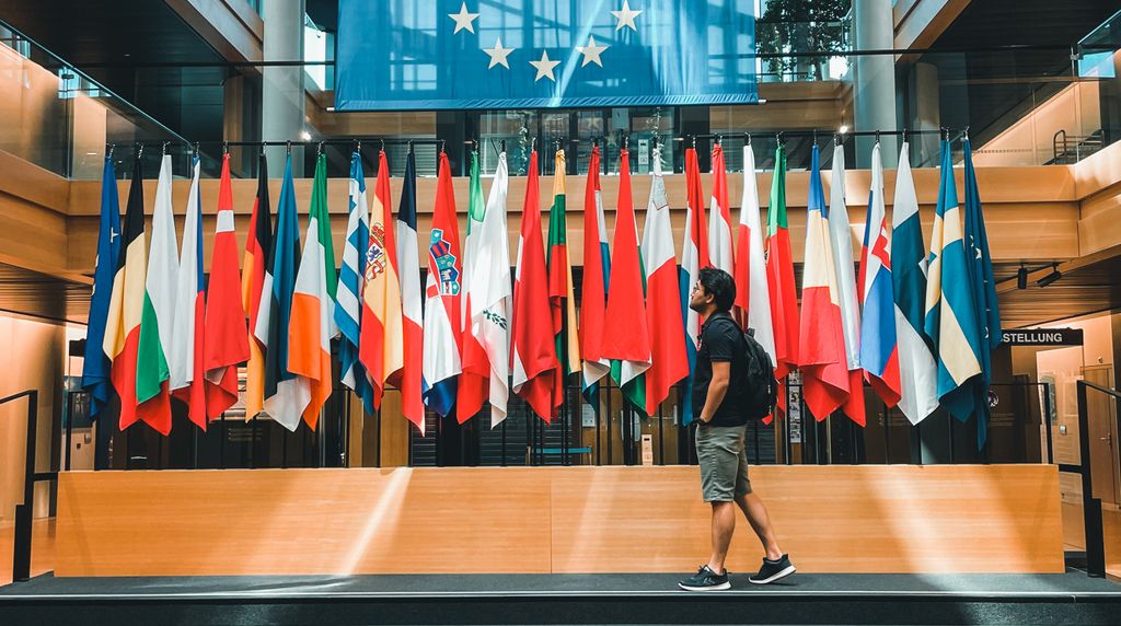 Bandeiras dos países da União Europeia no Parlamento Europeu