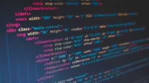 Linhas de codigo exibidas na tela de um computador