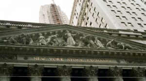 Fachada do predio da bolsa de valores de Nova York